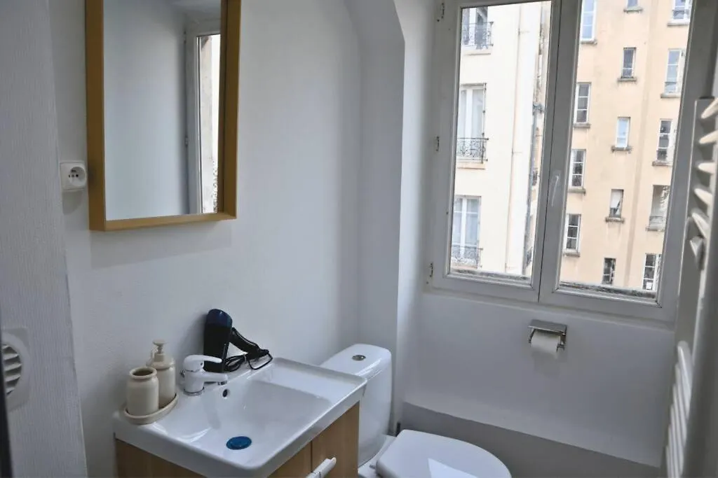 Charmant Appartement A Paris 2P